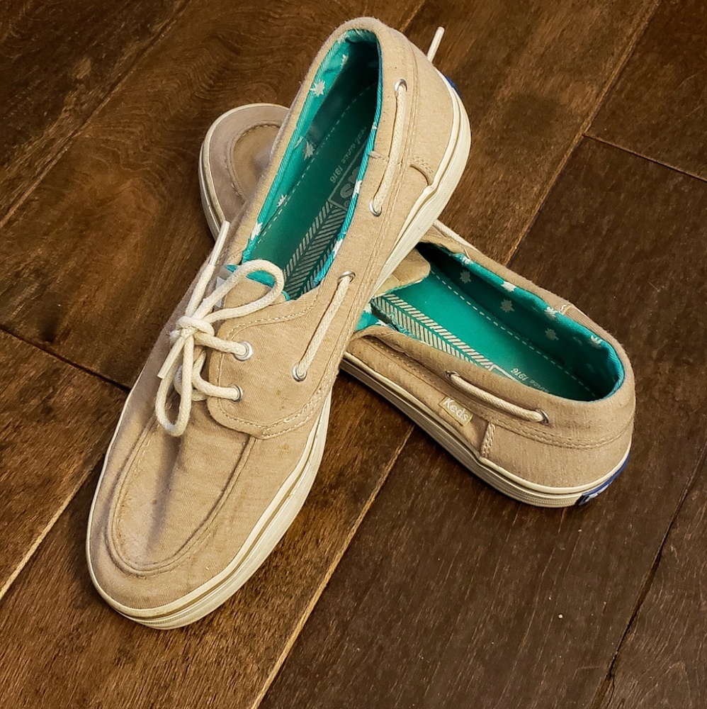 Keds size 8 tan/khaki boat shoes